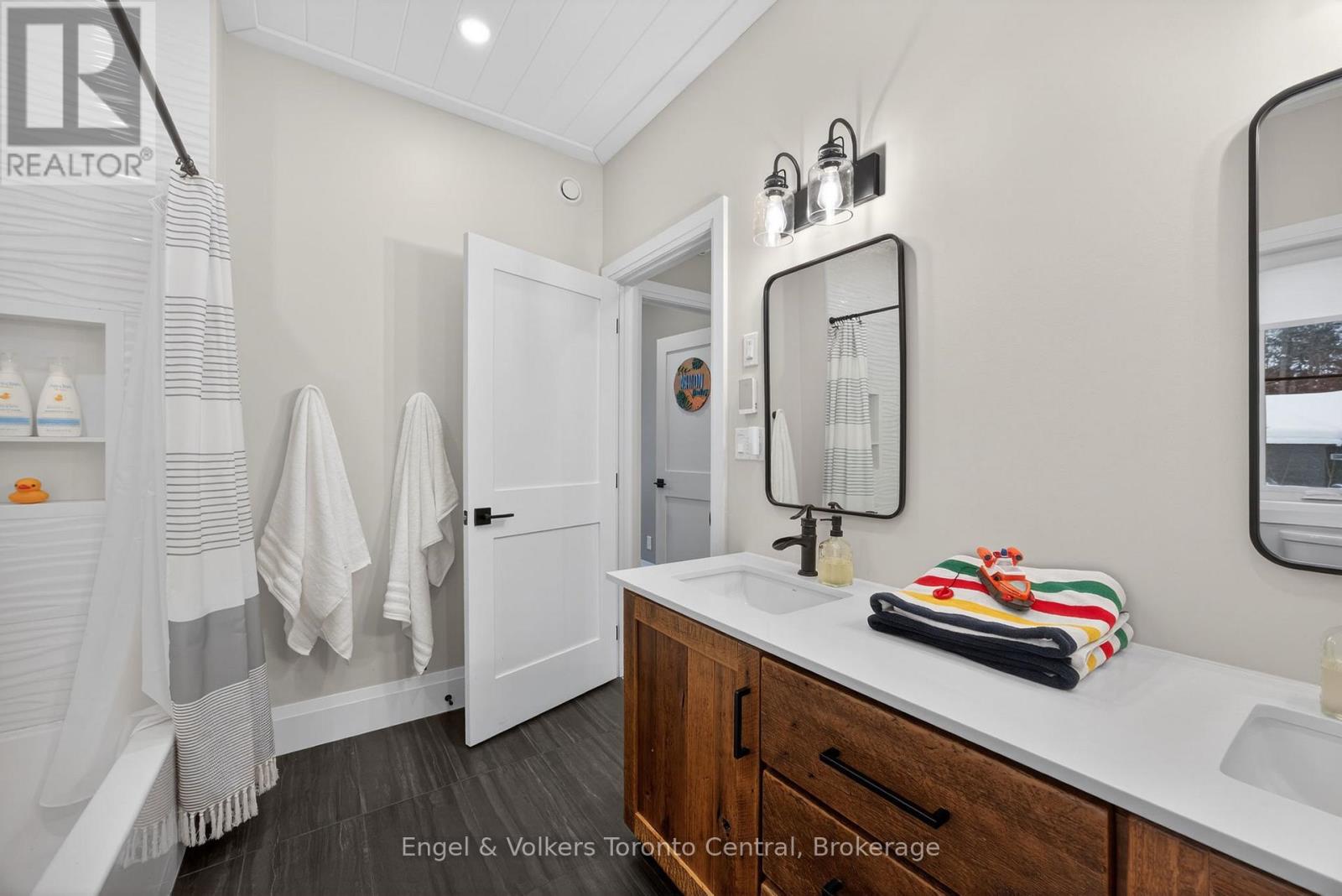 1107 Xavier Street, Gravenhurst, Ontario  P0E 1G0 - Photo 32 - X12796548