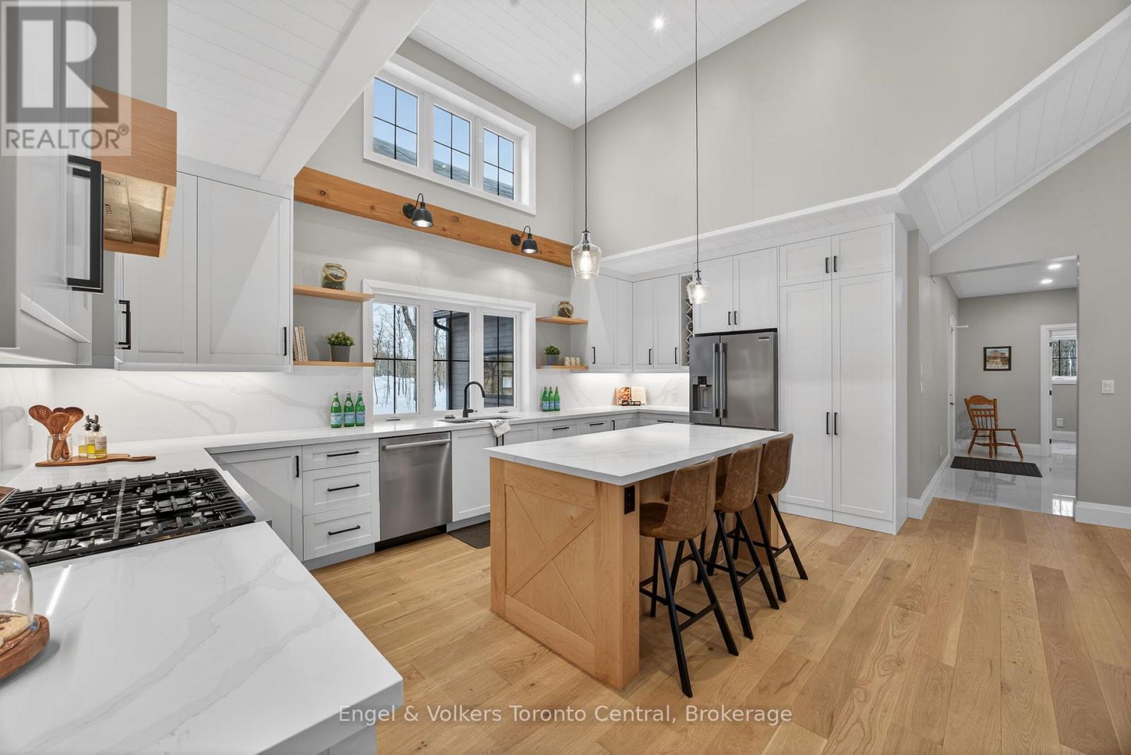 1107 Xavier Street, Gravenhurst, Ontario  P0E 1G0 - Photo 4 - X12796548