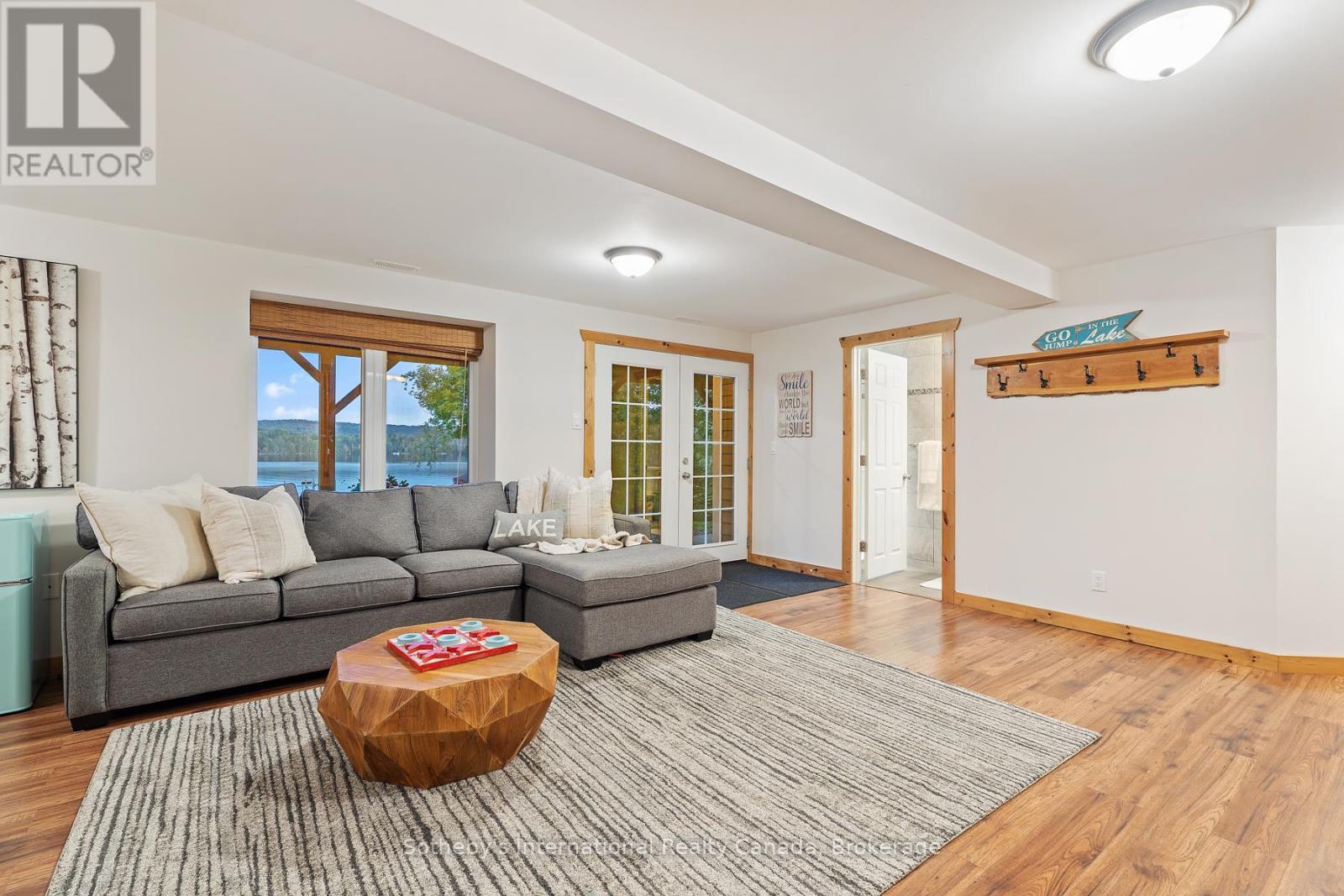 1111 Maplehurst Drive, Lake Of Bays, Ontario  P1H 2J6 - Photo 29 - X12799712