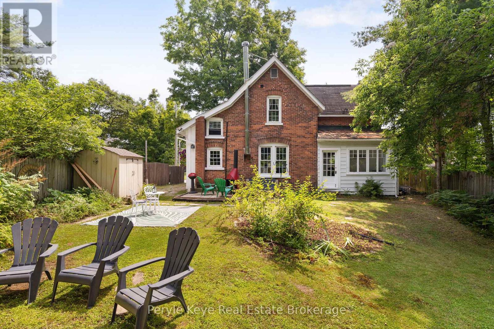 9 King Street, Bracebridge, Ontario  P1L 1H4 - Photo 1 - X12800670