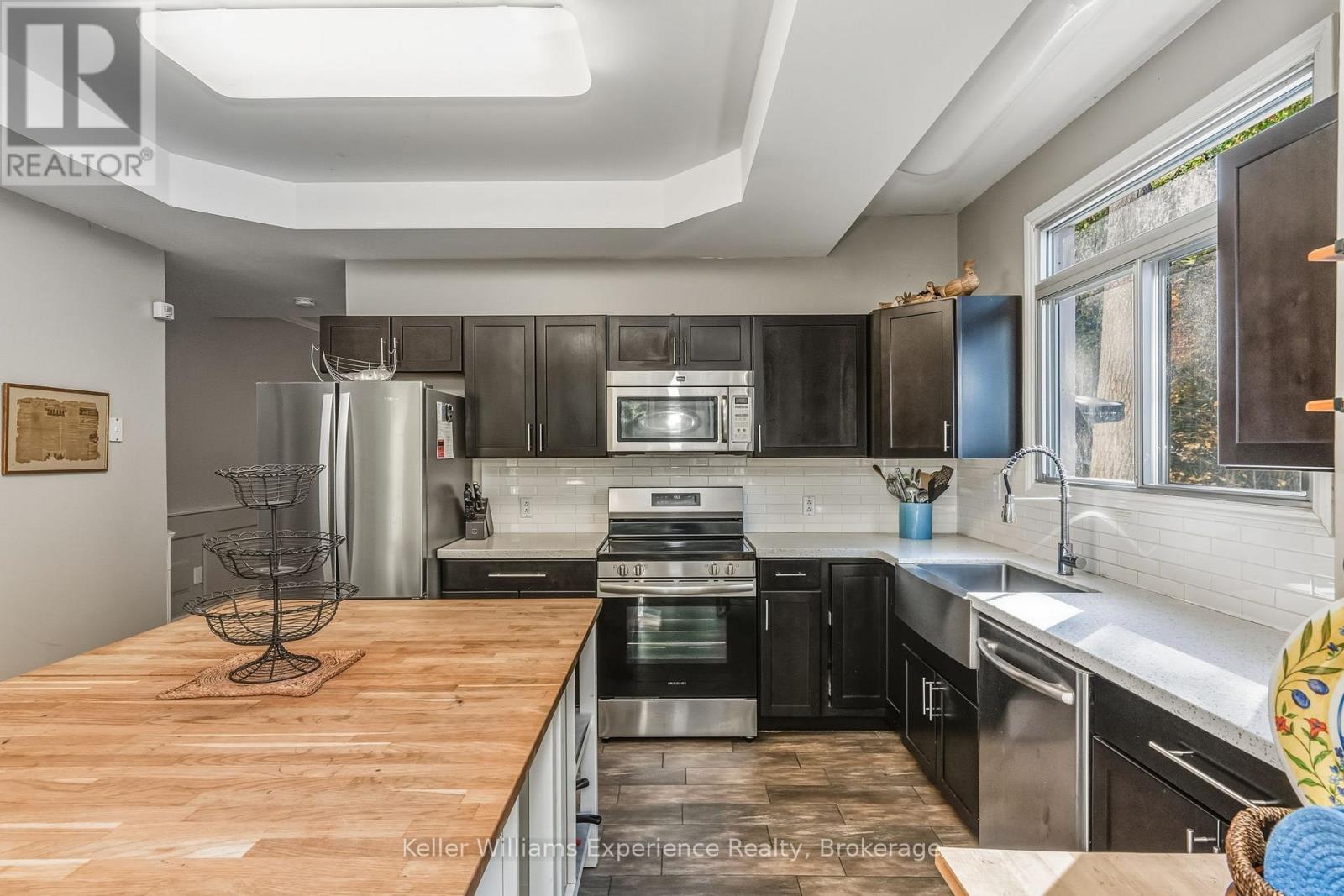 19 Huron Trail, Georgian Bay, Ontario  L0K 2A0 - Photo 8 - X12801268