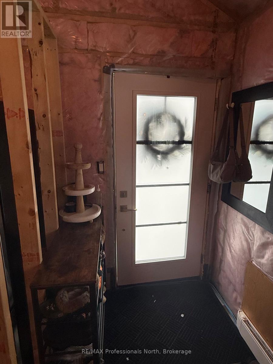 1219 Medora Lake Road, Muskoka Lakes, Ontario  P0C 1A0 - Photo 15 - X12805810