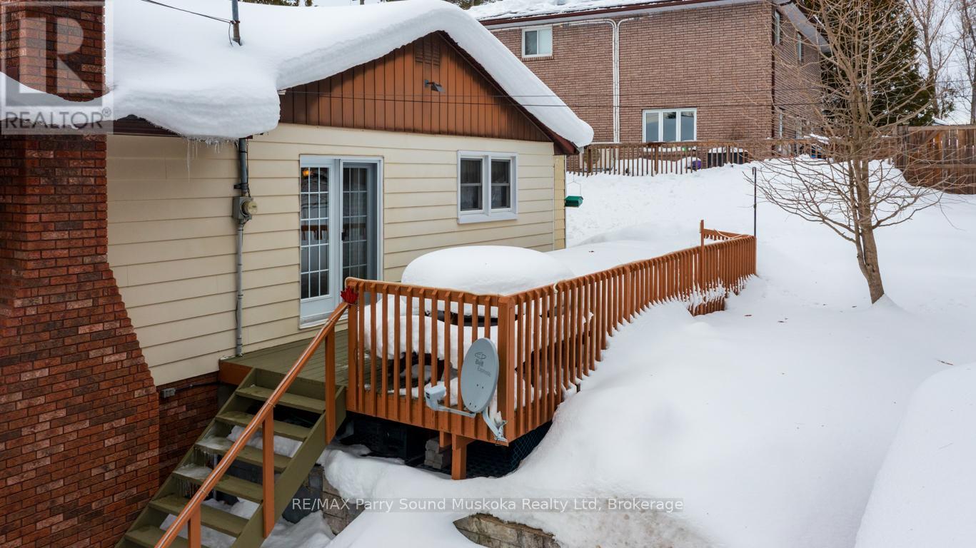 2 Laird Drive, Parry Sound, Ontario  P2A 1P5 - Photo 5 - X12812634