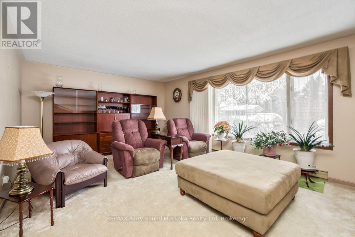 2 Laird Drive, Parry Sound, Ontario  P2A 1P5 - Photo 8 - X12812634