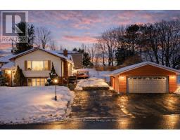 2 LAIRD DRIVE, Parry Sound, Ontario