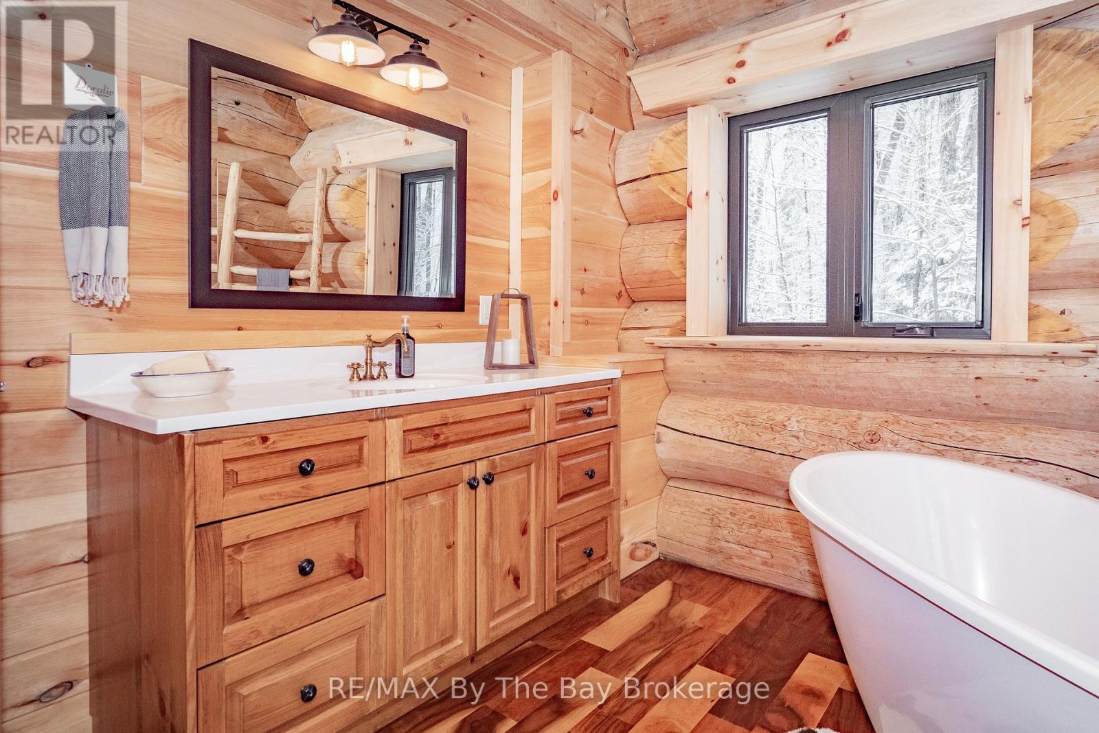 1536 North Portage Road, Lake Of Bays, Ontario  P1H 2J6 - Photo 18 - X12814224