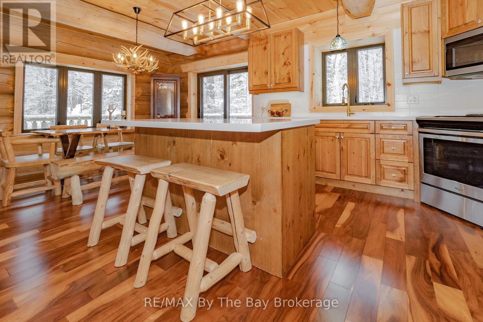 1536 North Portage Road, Lake Of Bays, Ontario  P1H 2J6 - Photo 6 - X12814224