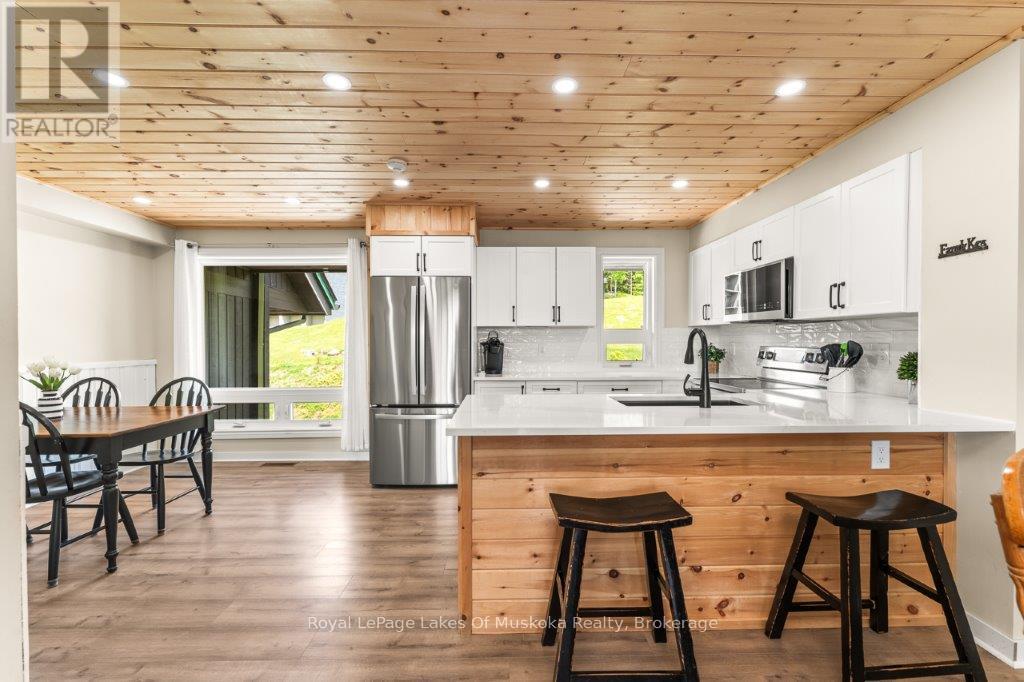 30 Turner Drive, Huntsville, Ontario  P1H 1A8 - Photo 18 - X12814442