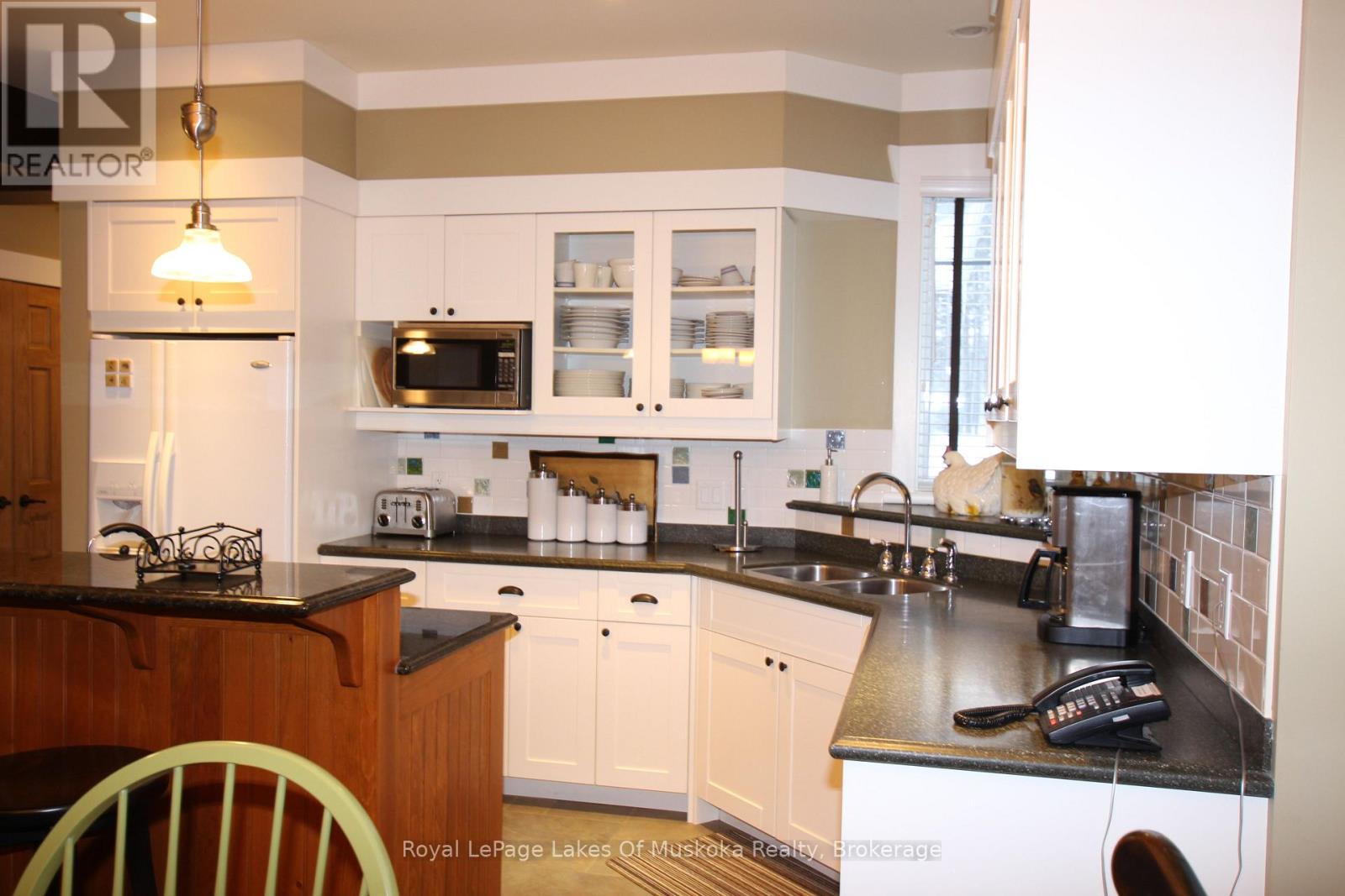 V 9, W5 - 1020 Birch Glen Road, Lake Of Bays, Ontario  P0B 1A0 - Photo 10 - X12816204