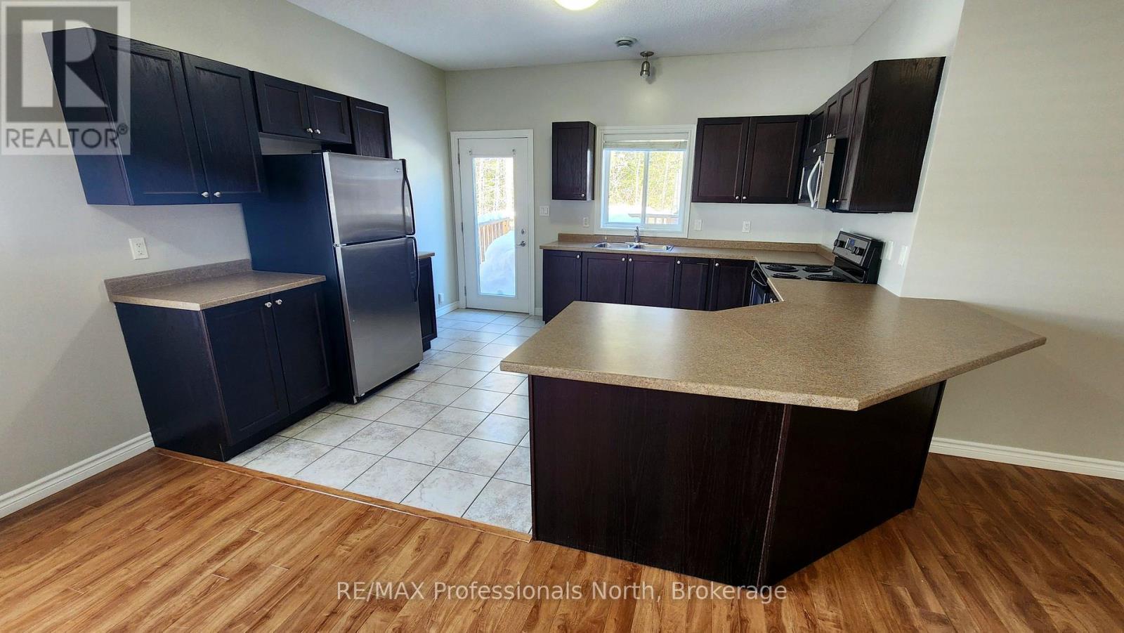 33 Goodwin Drive, Huntsville, Ontario  P1H 2R3 - Photo 23 - X12816742