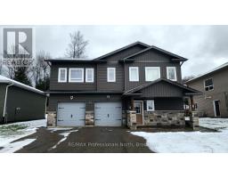 33 GOODWIN DRIVE, Huntsville, Ontario