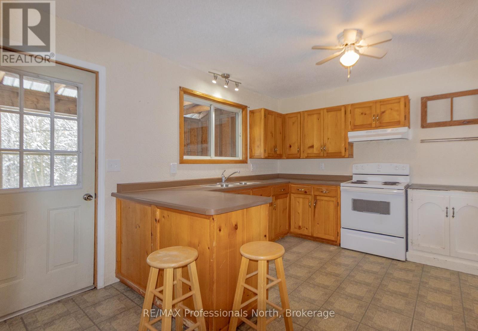 1125 Fairy Falls Road, Lake Of Bays, Ontario  P0B 1A0 - Photo 15 - X12816814