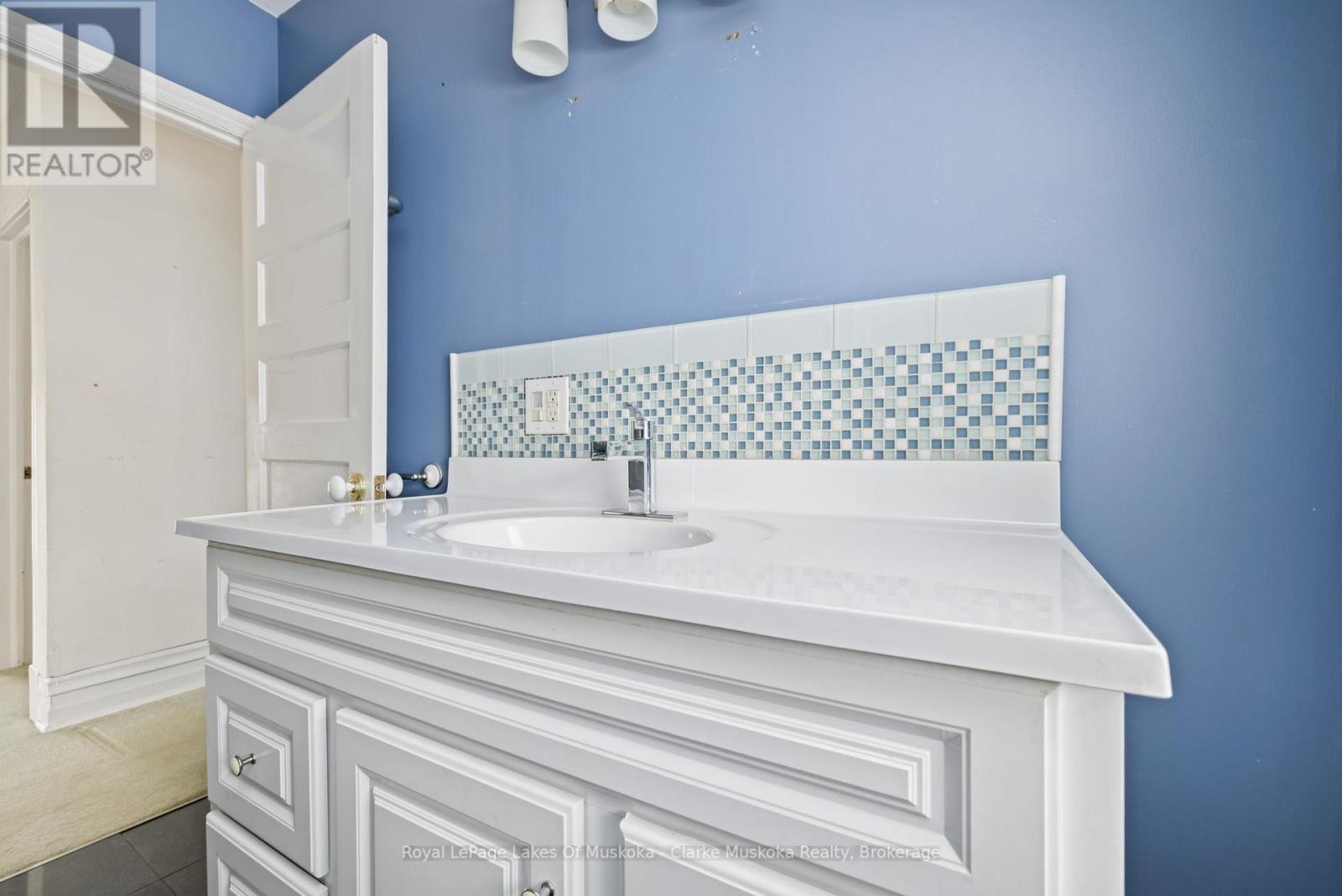 14 Glen Avenue, Parry Sound, Ontario  P2A 2B8 - Photo 28 - X12819532