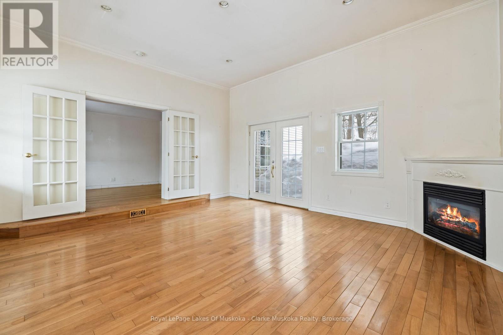 14 Glen Avenue, Parry Sound, Ontario  P2A 2B8 - Photo 8 - X12819532