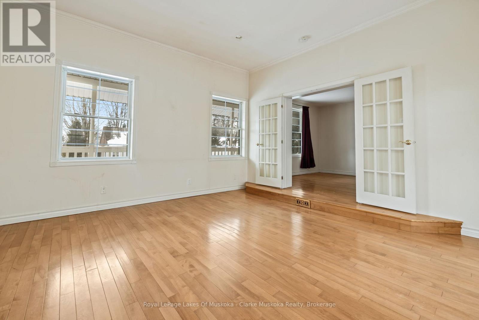 14 Glen Avenue, Parry Sound, Ontario  P2A 2B8 - Photo 9 - X12819532