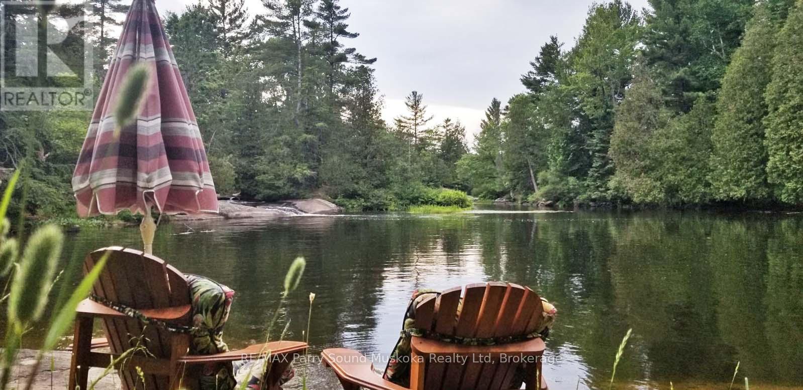 37 Lynberry Drive, Seguin, Ontario  P2A 2W9 - Photo 4 - X12819618