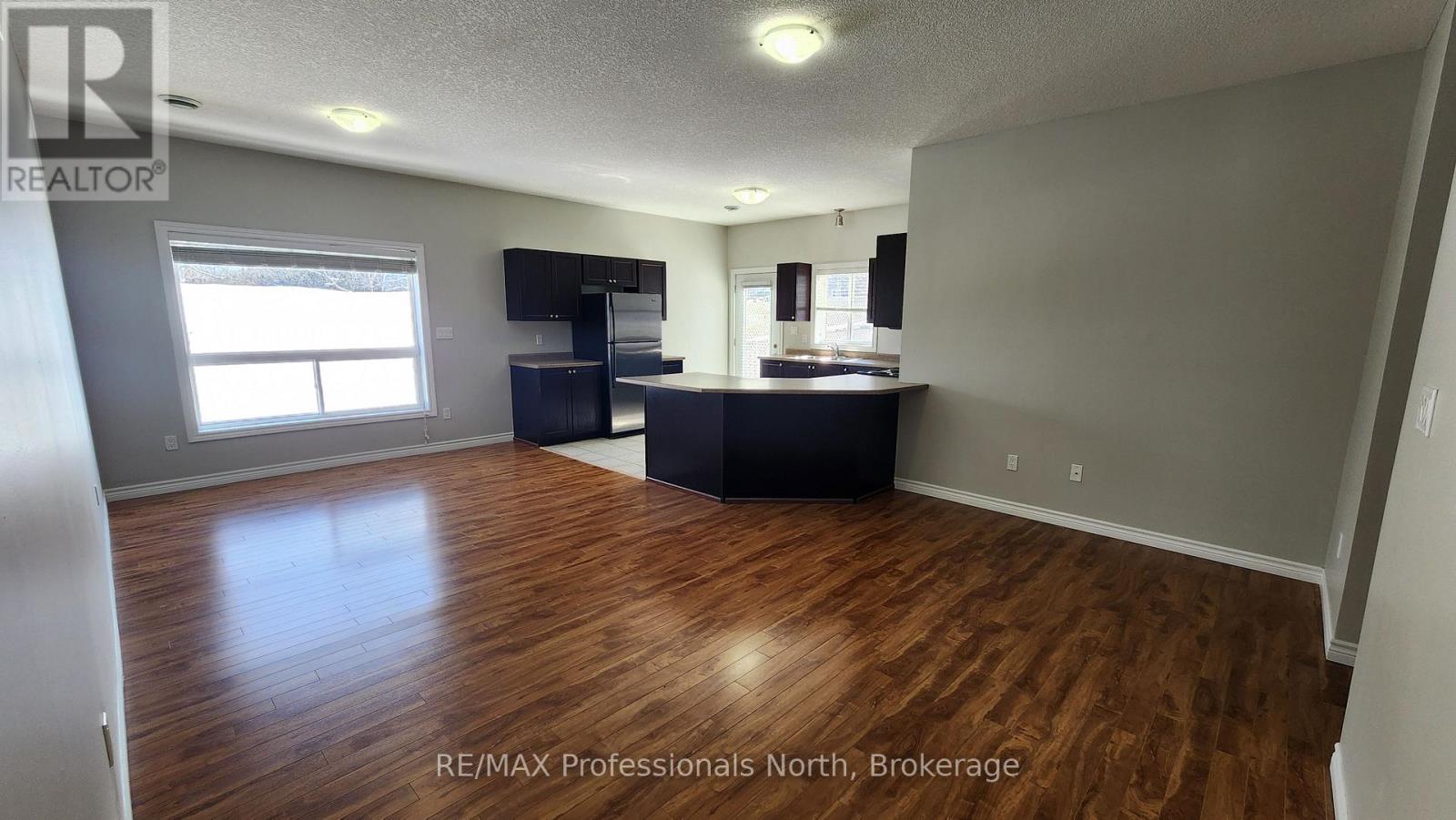 19 Duncan Street E, Huntsville, Ontario  P1H 1P6 - Photo 2 - X12821122