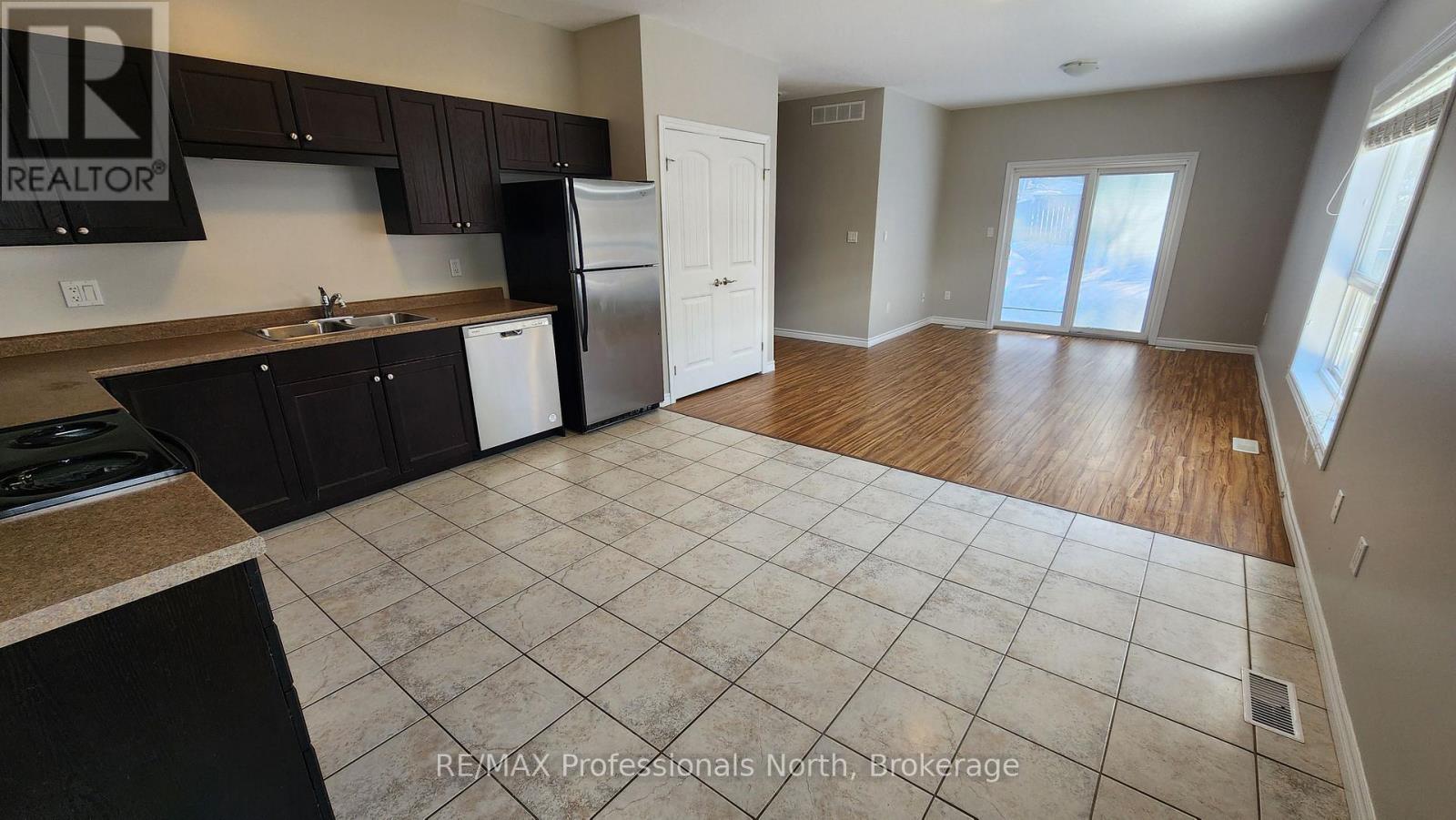 19 Duncan Street E, Huntsville, Ontario  P1H 1P6 - Photo 23 - X12821122