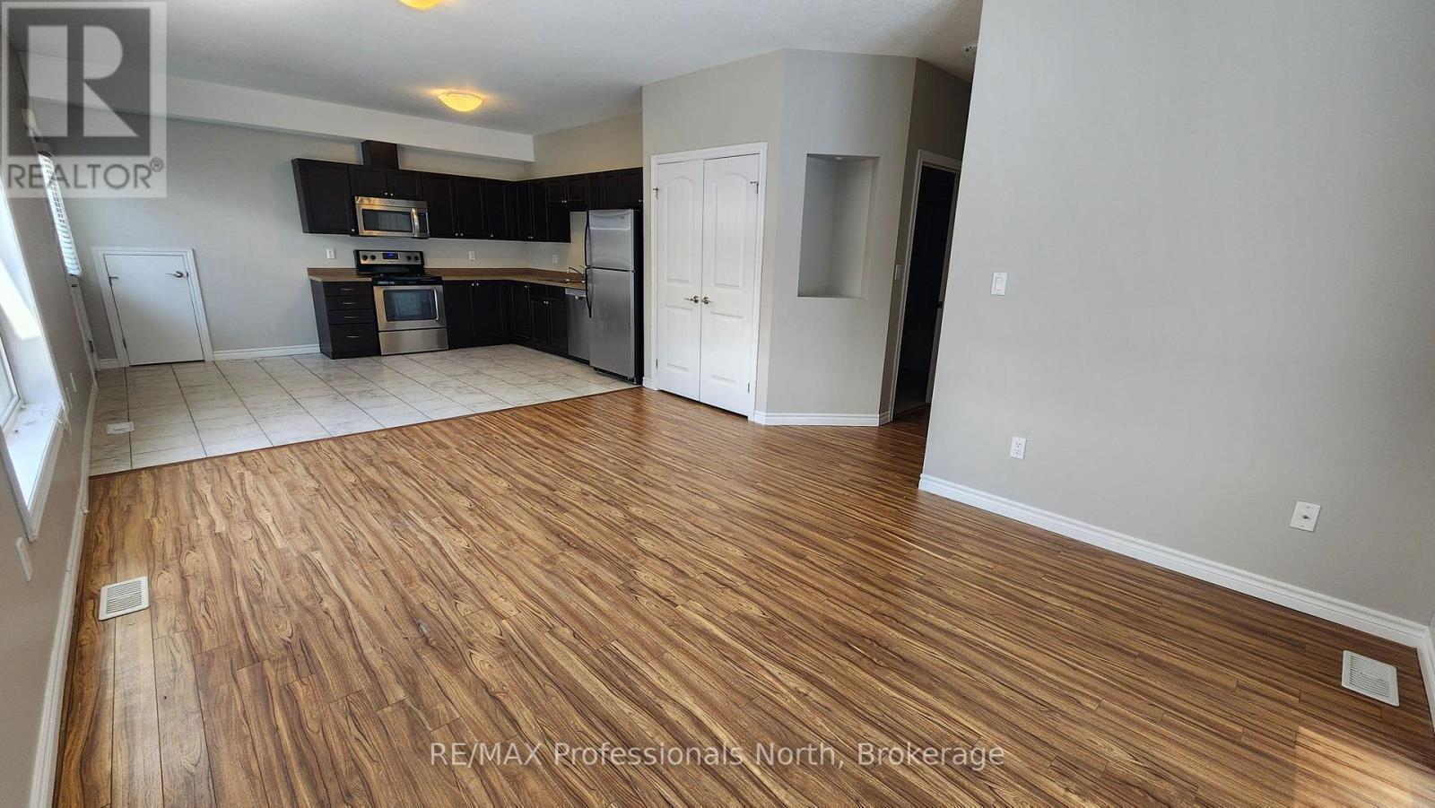 19 Duncan Street E, Huntsville, Ontario  P1H 1P6 - Photo 25 - X12821122