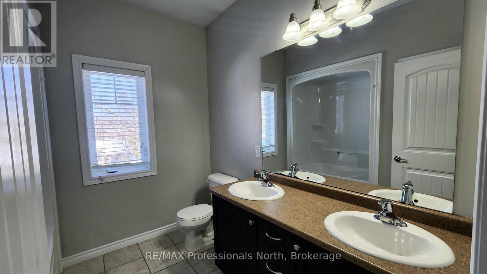 19 Duncan Street E, Huntsville, Ontario  P1H 1P6 - Photo 6 - X12821122