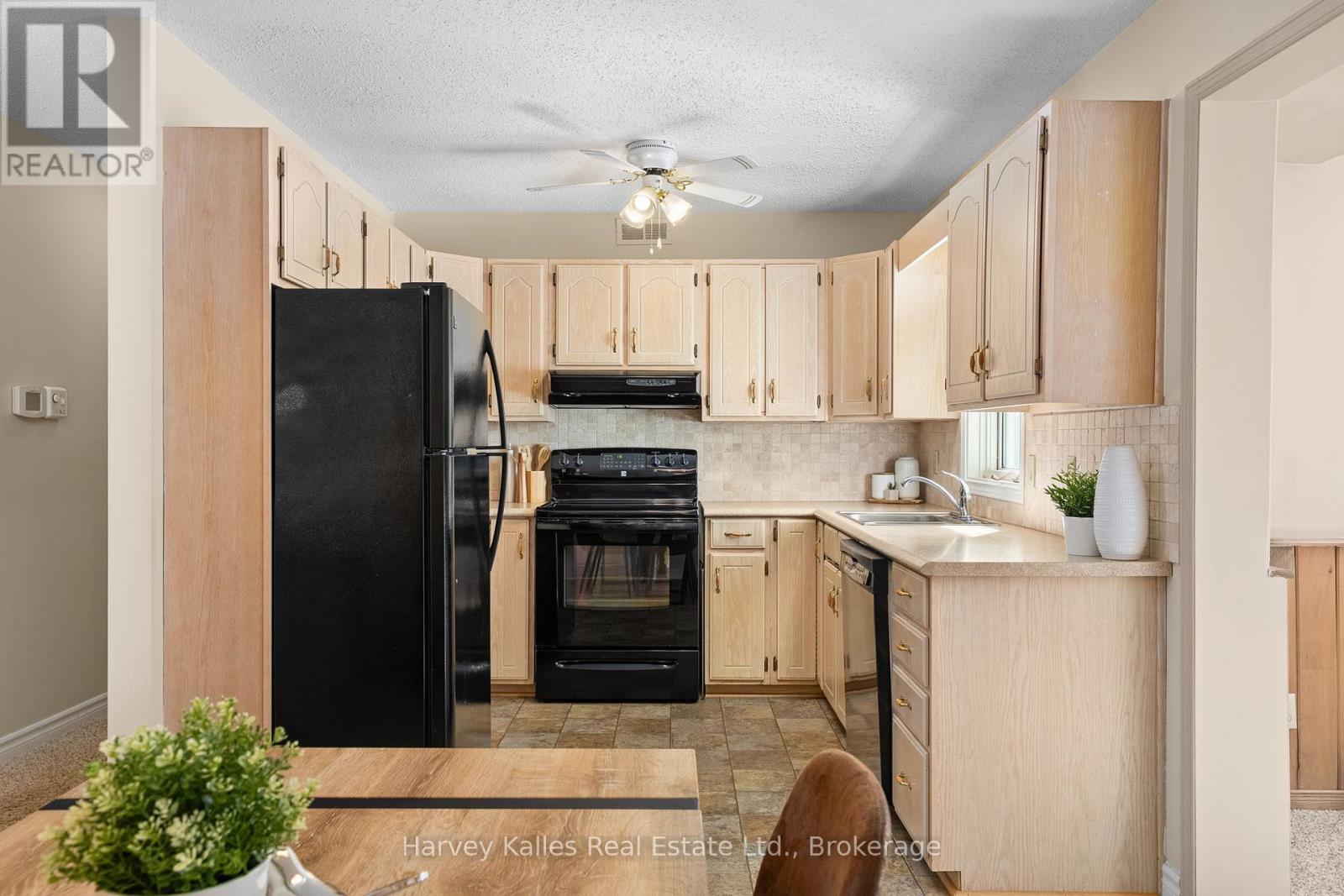 29 Glenwood Drive, Huntsville, Ontario  P1H 1B6 - Photo 9 - X12822100