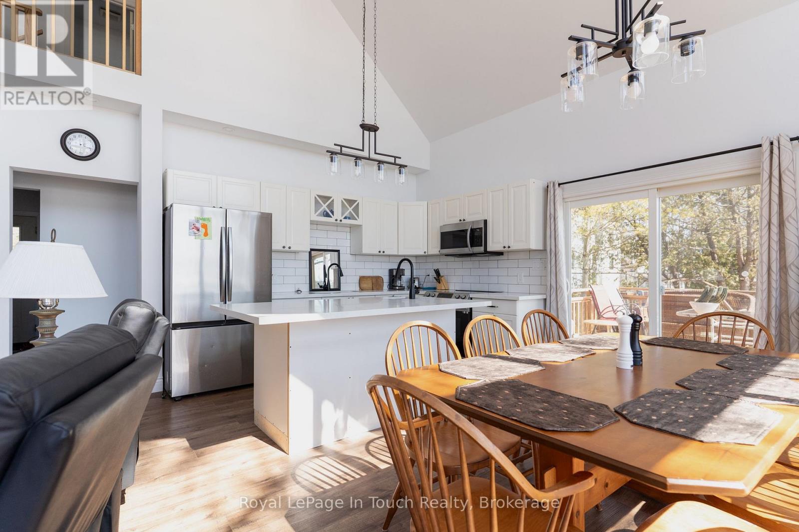 26 Macey Bay Road, Georgian Bay, Ontario  L0K 1S0 - Photo 11 - X12822758