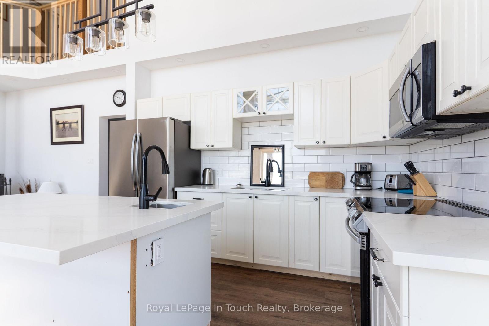 26 Macey Bay Road, Georgian Bay, Ontario  L0K 1S0 - Photo 13 - X12822758