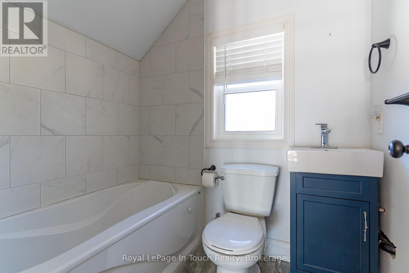 26 Macey Bay Road, Georgian Bay, Ontario  L0K 1S0 - Photo 21 - X12822758