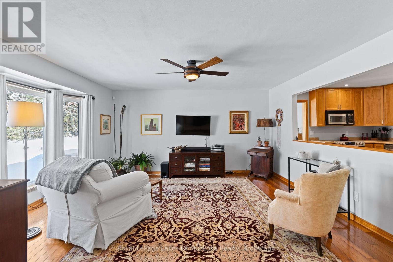 57 Hiawatha Drive, Huntsville, Ontario  P0B 1L0 - Photo 3 - X12822950