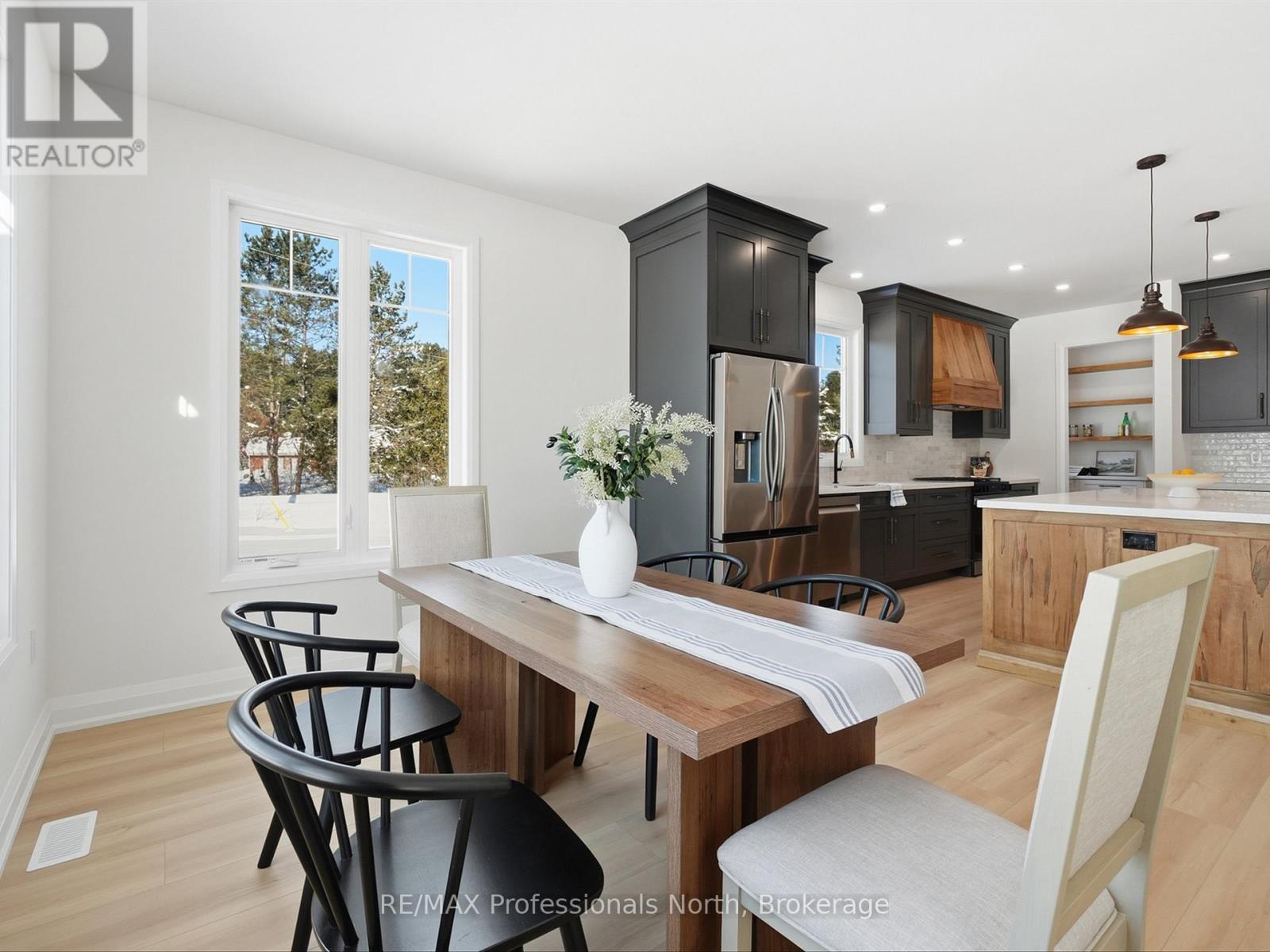 11 Clarkes Lane, Huntsville, Ontario  P0B 1M0 - Photo 15 - X12823074