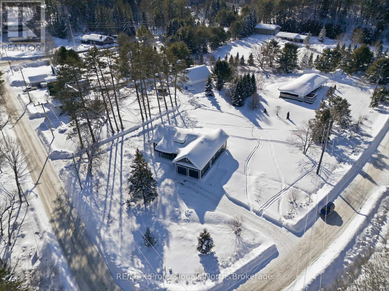 11 Clarkes Lane, Huntsville, Ontario  P0B 1M0 - Photo 25 - X12823074