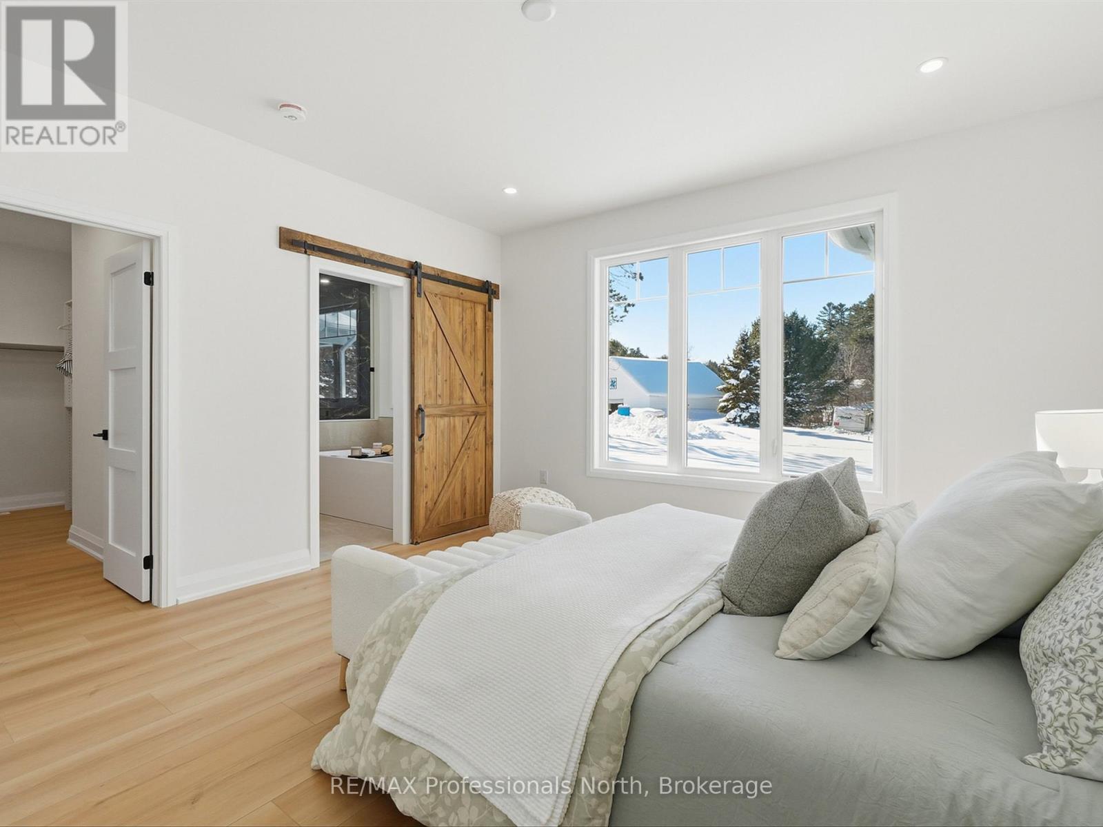 11 Clarkes Lane, Huntsville, Ontario  P0B 1M0 - Photo 29 - X12823074