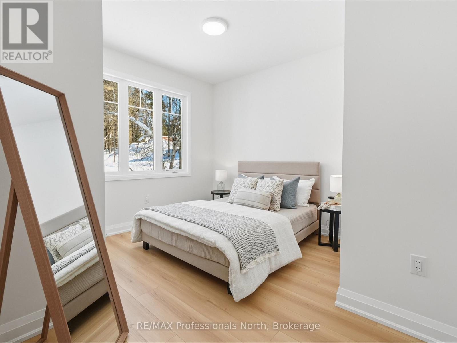 11 Clarkes Lane, Huntsville, Ontario  P0B 1M0 - Photo 36 - X12823074