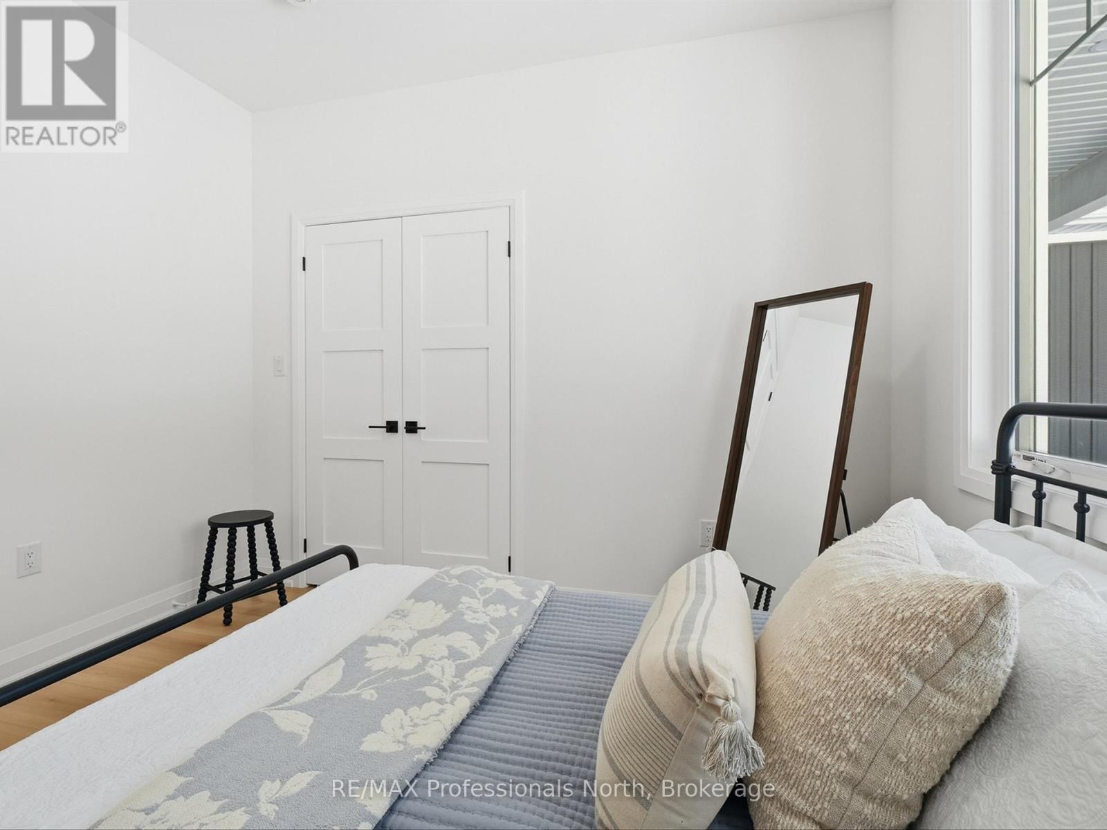 11 Clarkes Lane, Huntsville, Ontario  P0B 1M0 - Photo 37 - X12823074