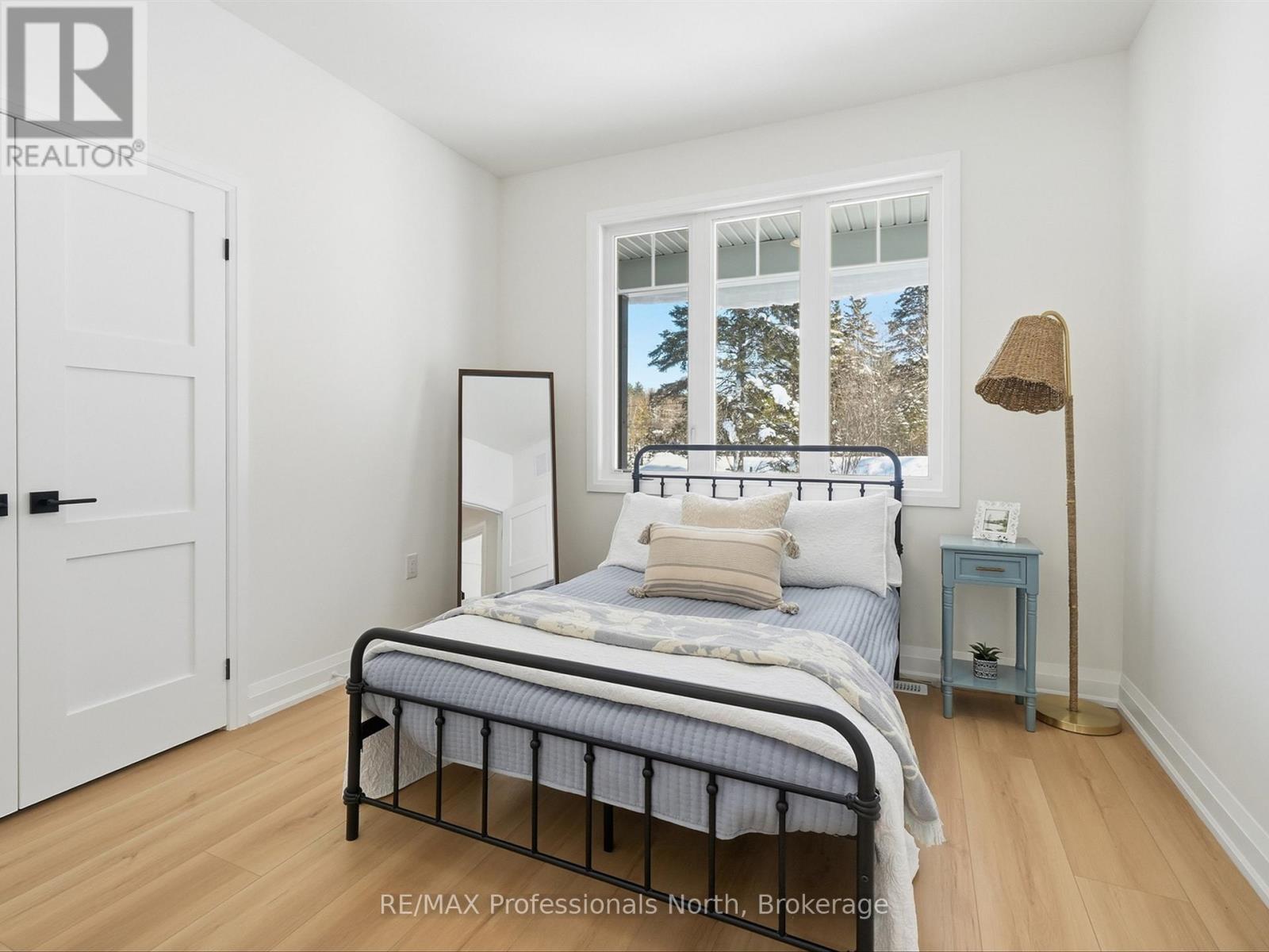 11 Clarkes Lane, Huntsville, Ontario  P0B 1M0 - Photo 38 - X12823074