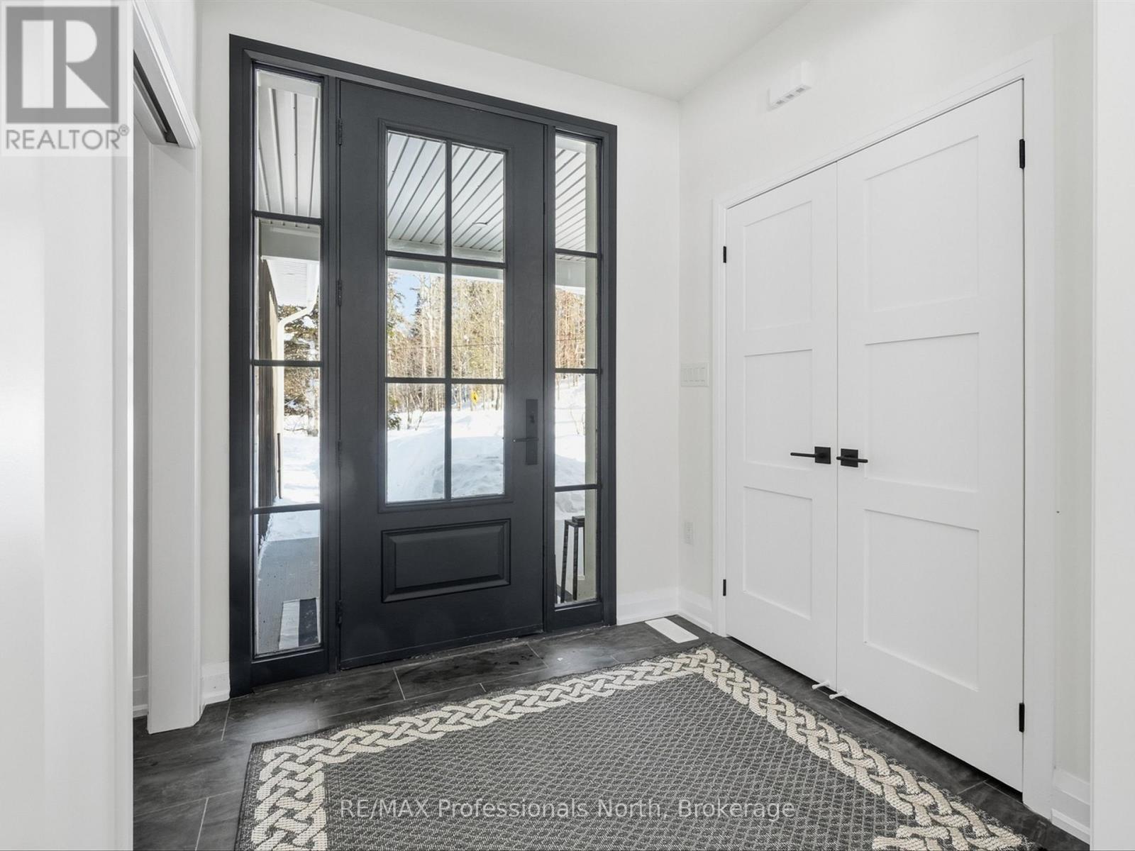 11 Clarkes Lane, Huntsville, Ontario  P0B 1M0 - Photo 43 - X12823074