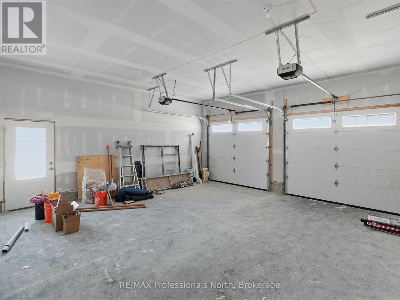 11 Clarkes Lane, Huntsville, Ontario  P0B 1M0 - Photo 47 - X12823074