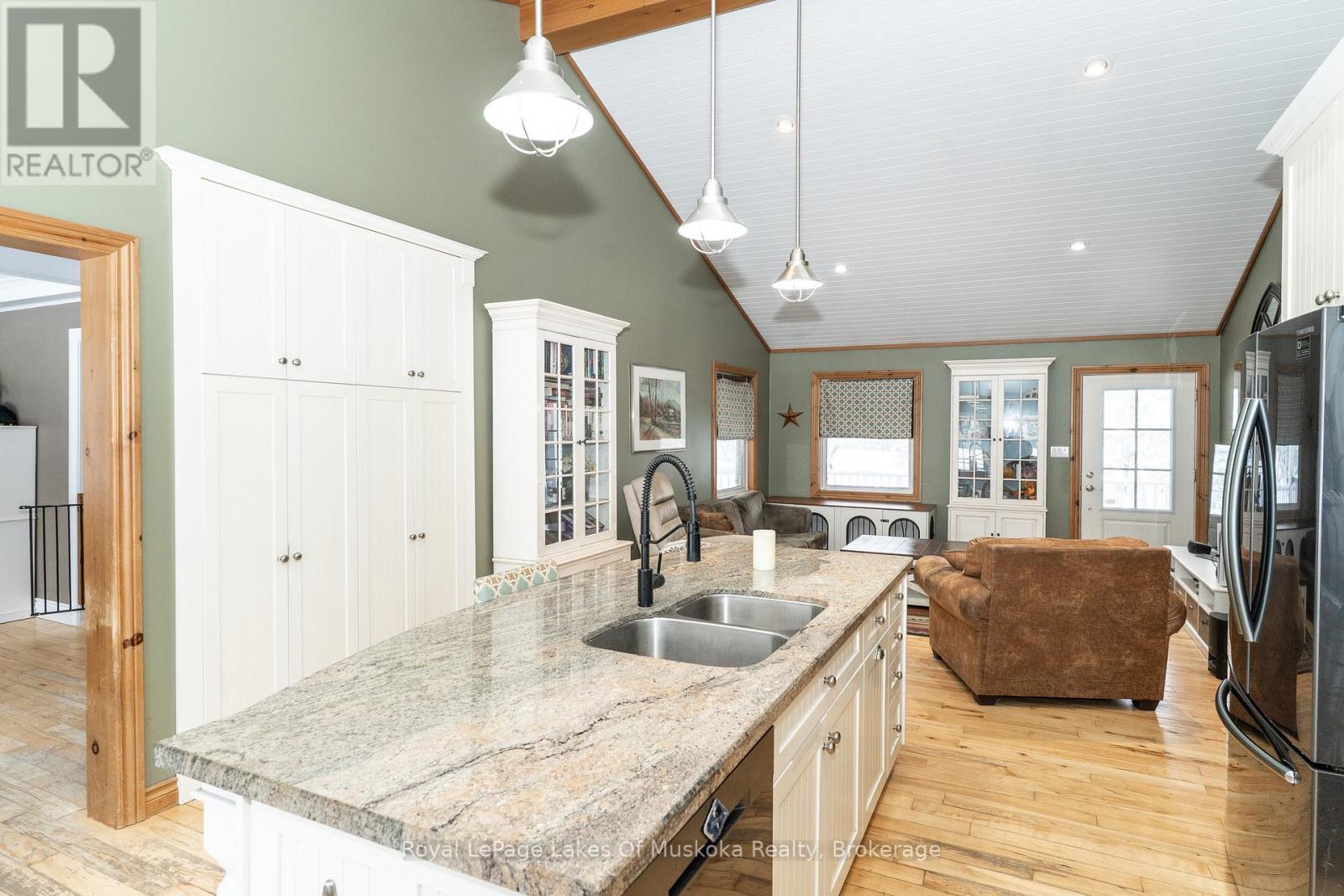 1039 Falkenburg Road, Bracebridge, Ontario  P1L 1X4 - Photo 21 - X12826080