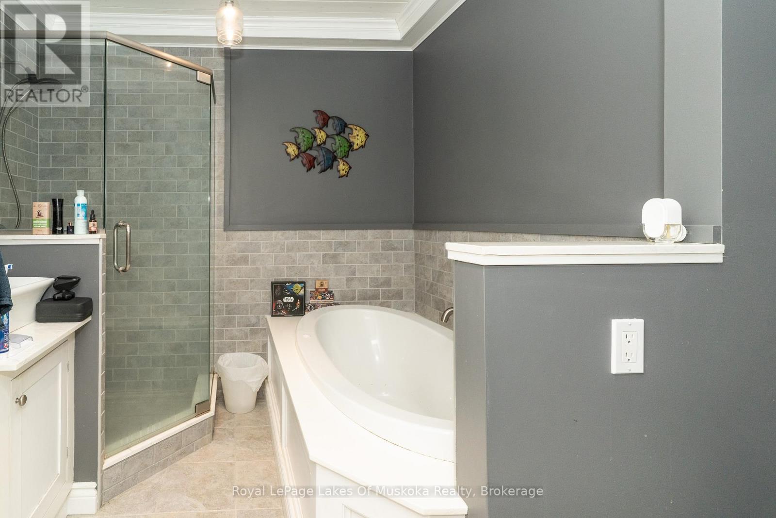 1039 Falkenburg Road, Bracebridge, Ontario  P1L 1X4 - Photo 39 - X12826080