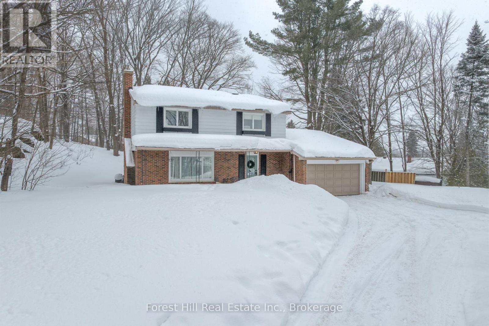1 Maplecrest Court, Huntsville, Ontario  P1H 1G2 - Photo 1 - X12827366