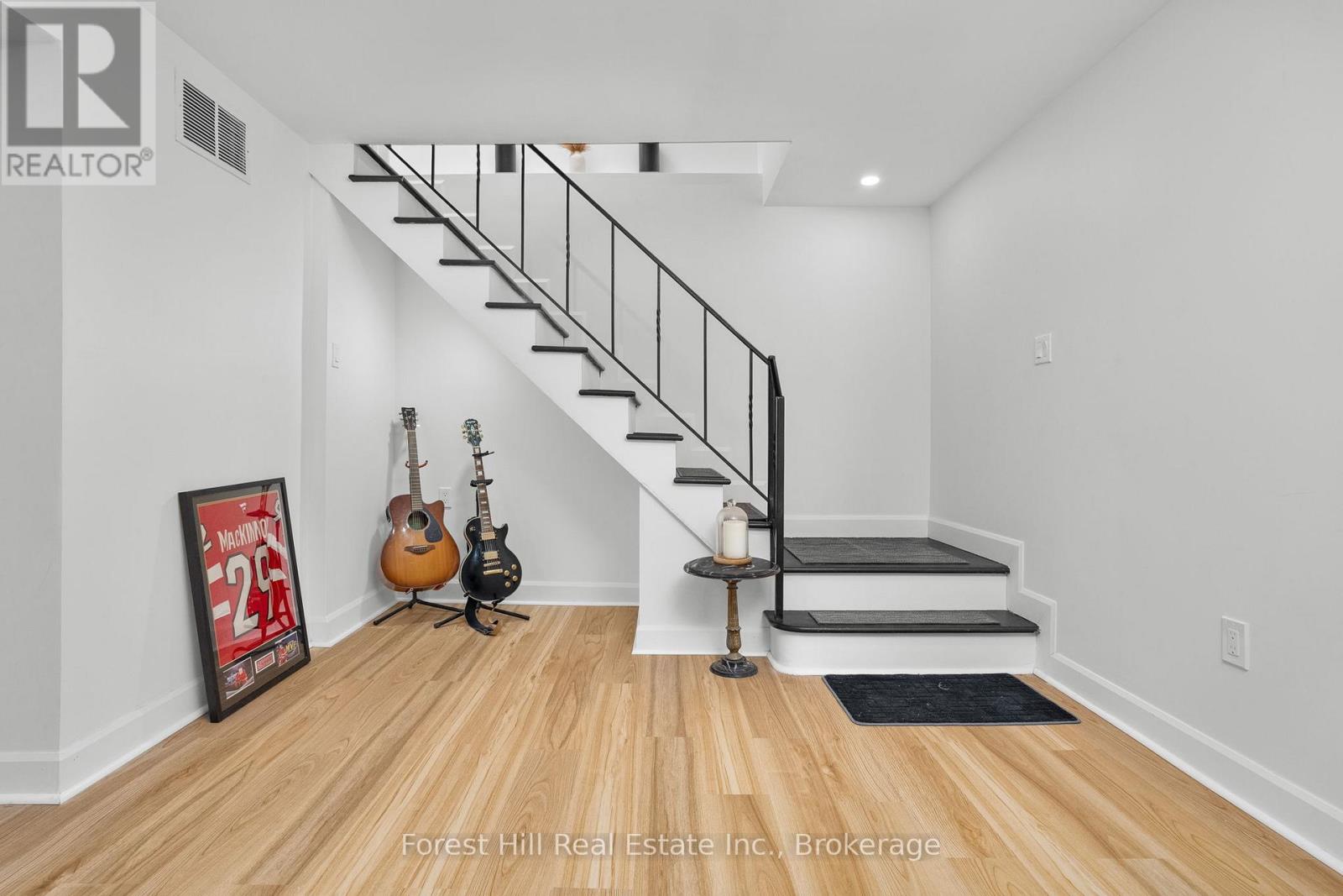 1 Maplecrest Court, Huntsville, Ontario  P1H 1G2 - Photo 25 - X12827366