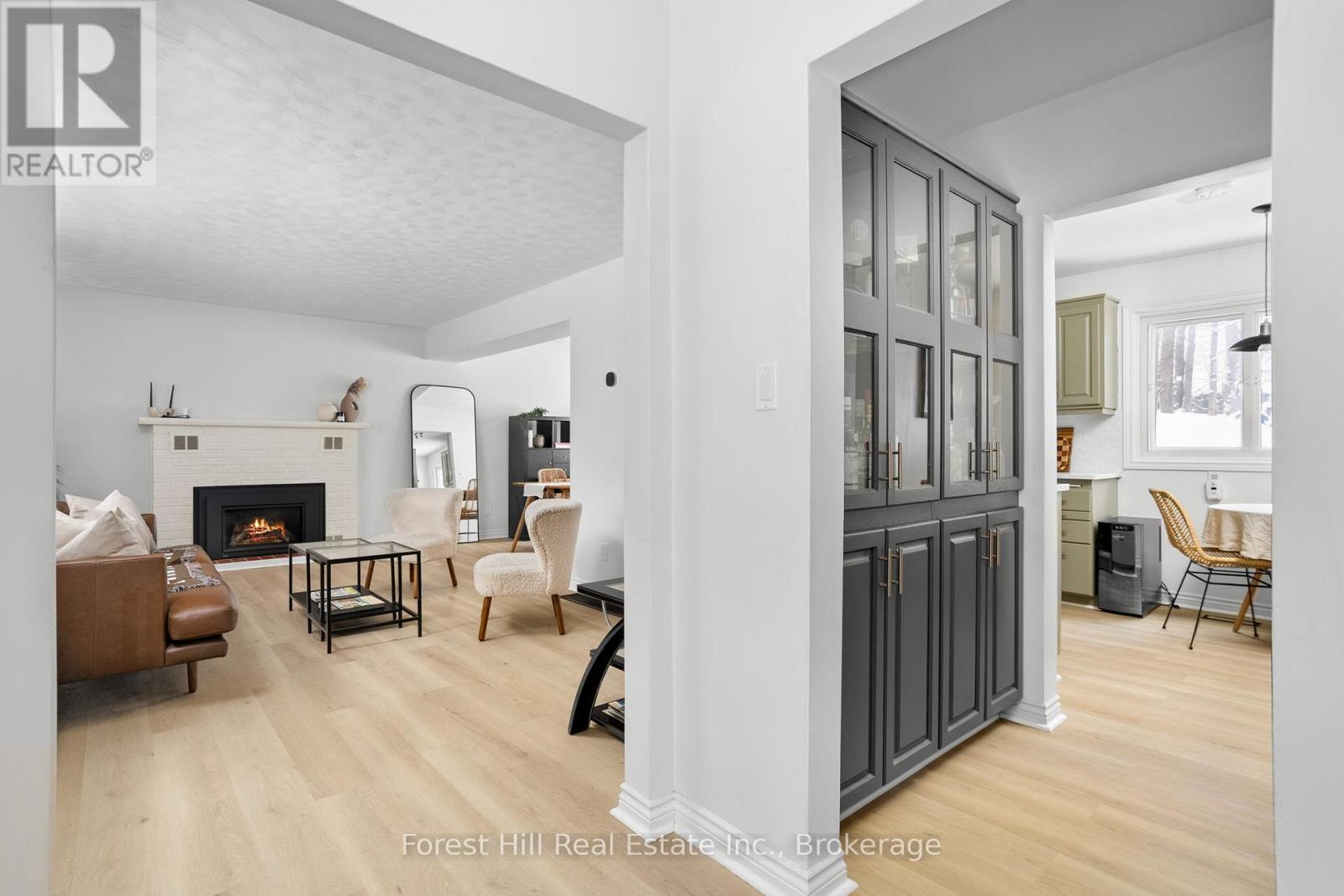 1 Maplecrest Court, Huntsville, Ontario  P1H 1G2 - Photo 5 - X12827366