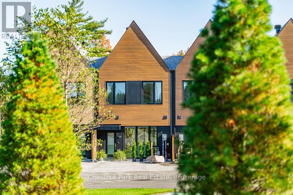 29 Rockmount Crescent, Gravenhurst, Ontario  P1P 0A6 - Photo 1 - X12827758