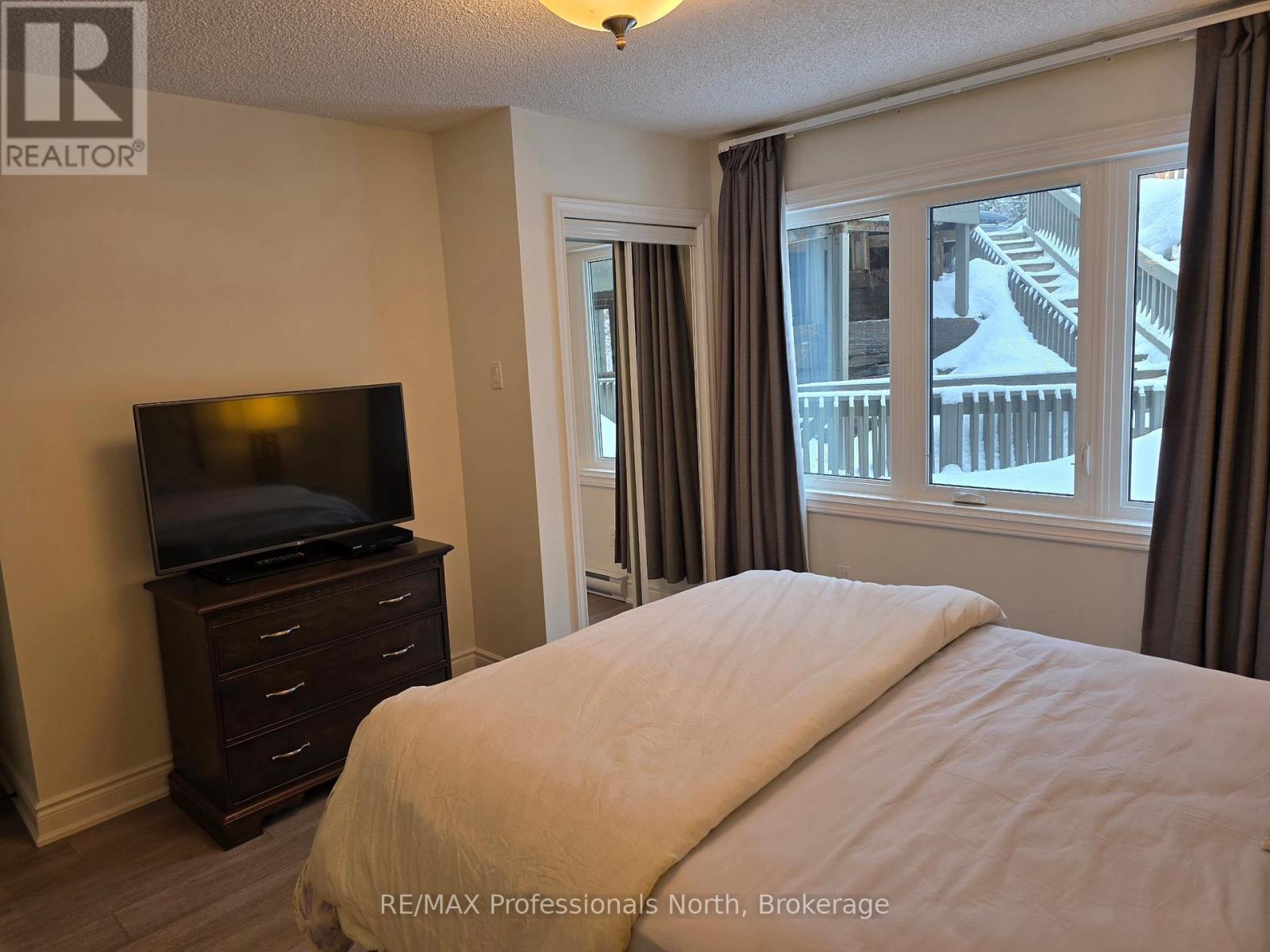 105 - 32 Deerhurst Greens Drive, Huntsville, Ontario  P1H 2E8 - Photo 16 - X12828664