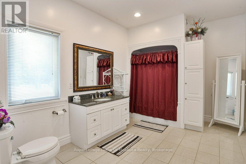 2411 Hwy. 118 E. Highway, Bracebridge, Ontario  P1L 1X1 - Photo 19 - X12831712