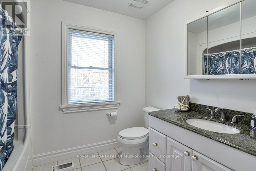 2411 Hwy. 118 E. Highway, Bracebridge, Ontario  P1L 1X1 - Photo 28 - X12831712