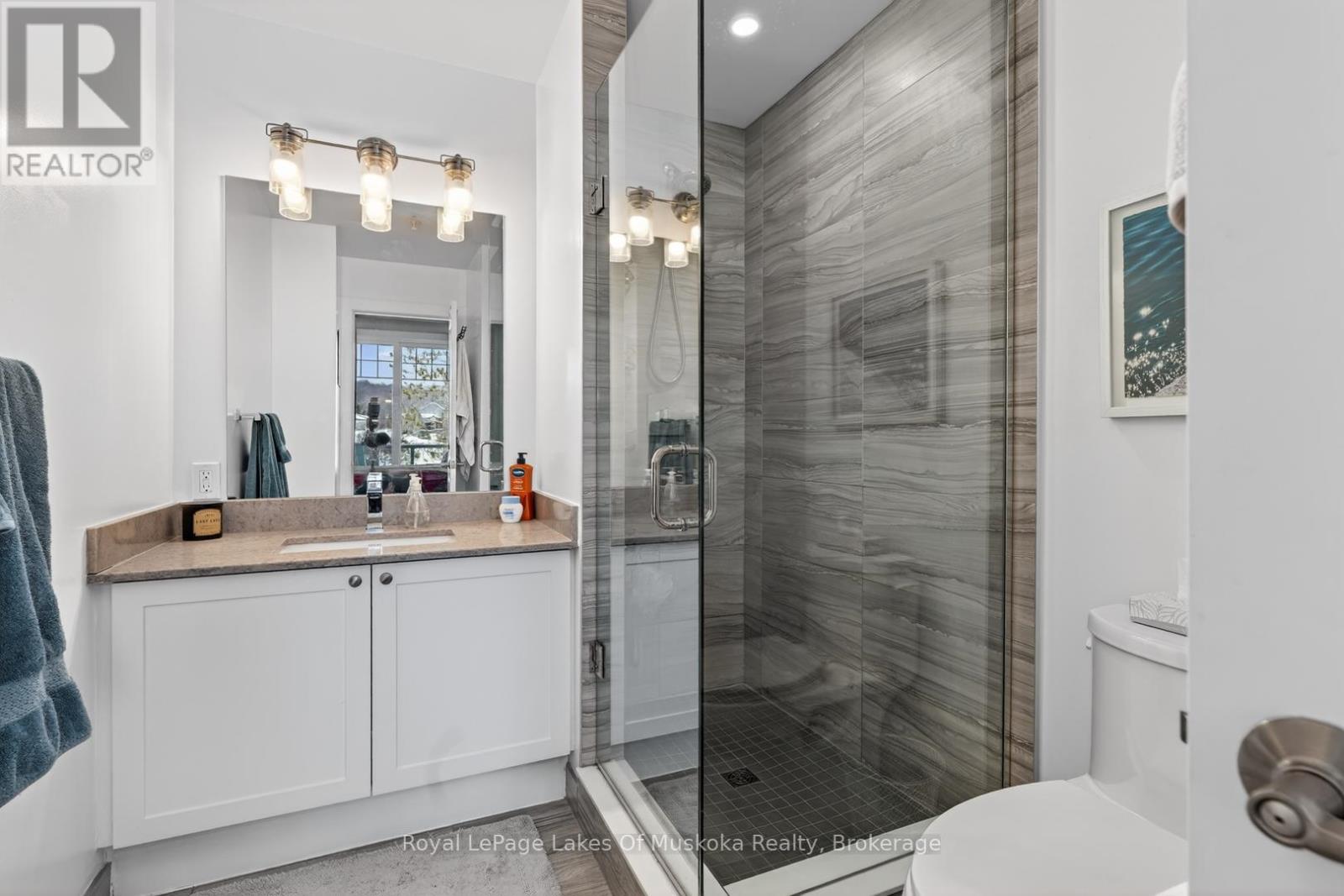 102 - 25 Pen Lake Point Road, Huntsville, Ontario  P1H 1A9 - Photo 10 - X12831966