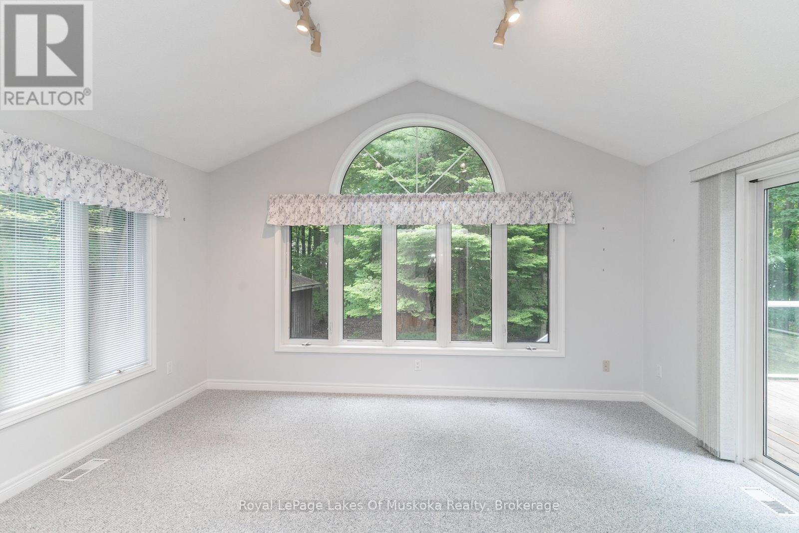 25 Stonehedge Close, Gravenhurst, Ontario  P1P 1Y7 - Photo 13 - X12833586