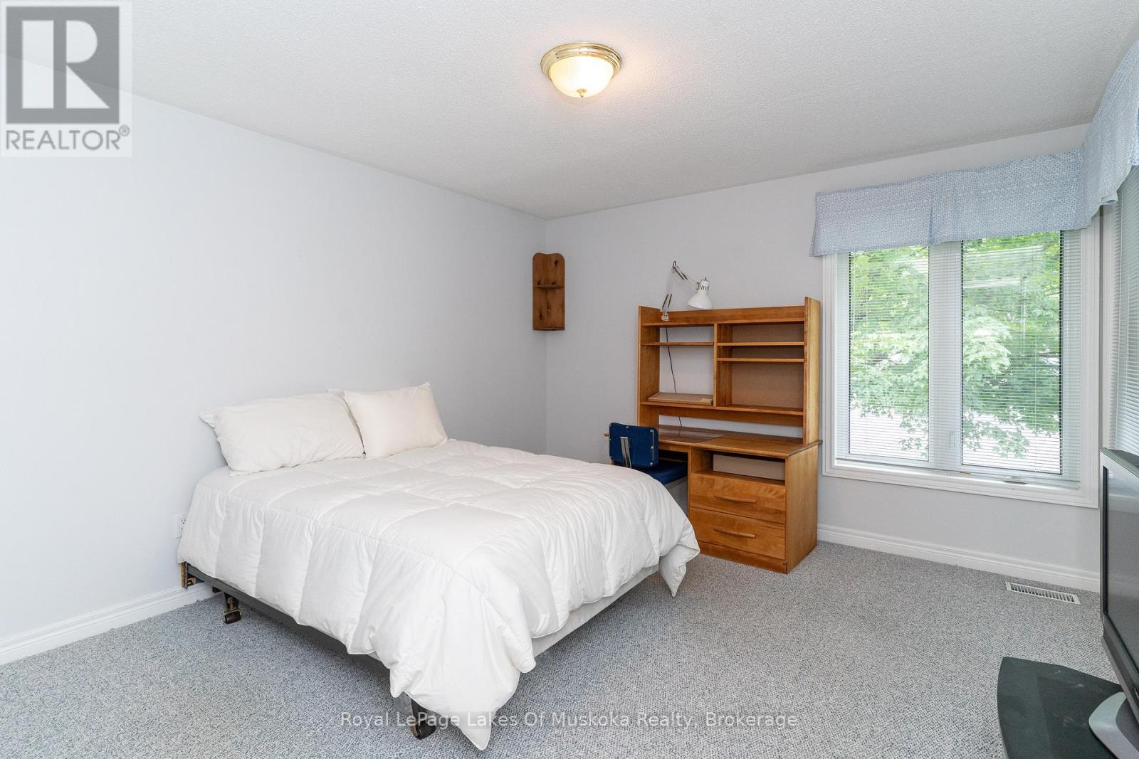 25 Stonehedge Close, Gravenhurst, Ontario  P1P 1Y7 - Photo 24 - X12833586