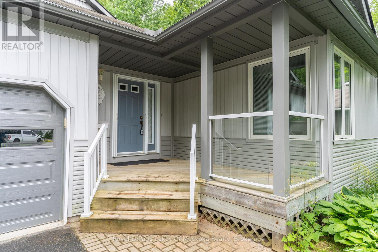 25 Stonehedge Close, Gravenhurst, Ontario  P1P 1Y7 - Photo 3 - X12833586